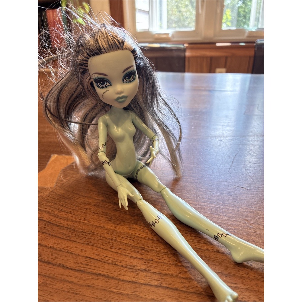Monster High Doll Frankie Stein 2008 Mattel Nude READ MORE